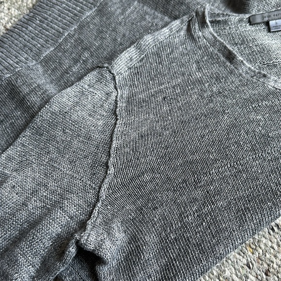 John Varvatos Men’s Linen/Cotton V-Neck Sweater - Picture 4 of 7